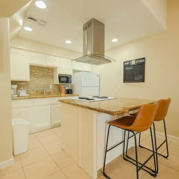 Tropical Retreat - Image 1