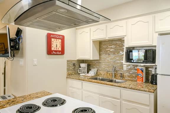 Tropical Retreat - Image 4